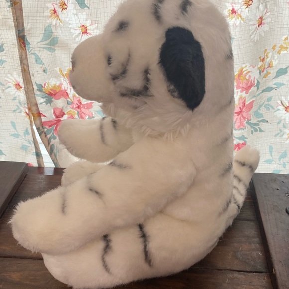 Build-A-Bear Retired 2011 Siberian White Striped Tiger Plush - Picture 4 of 5